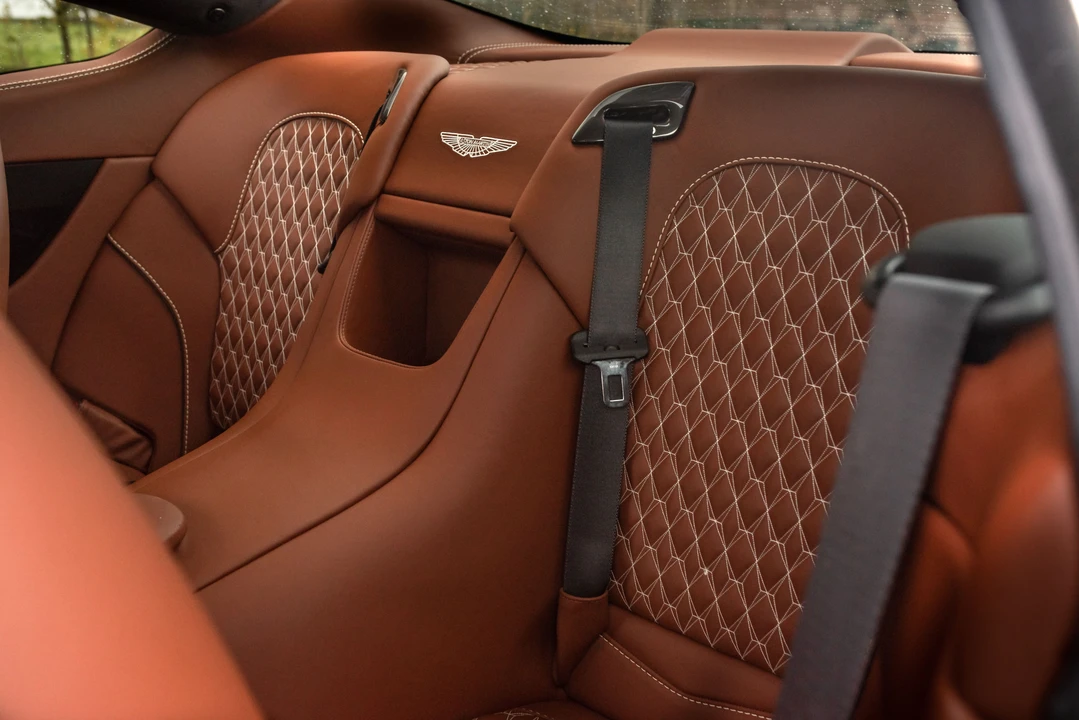 2018 Aston Martin - Image 19 of 31