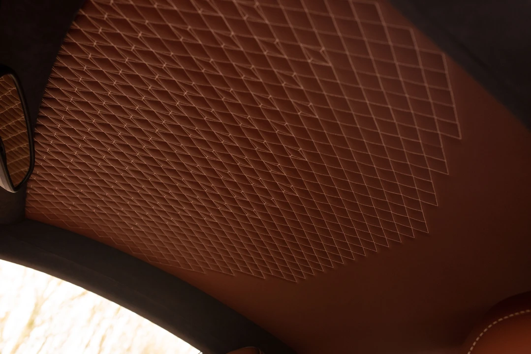 2018 Aston Martin - Image 3 of 31