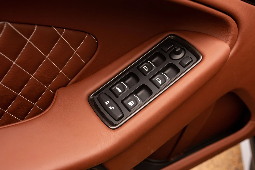 2018 Aston Martin - Image 15 of 31