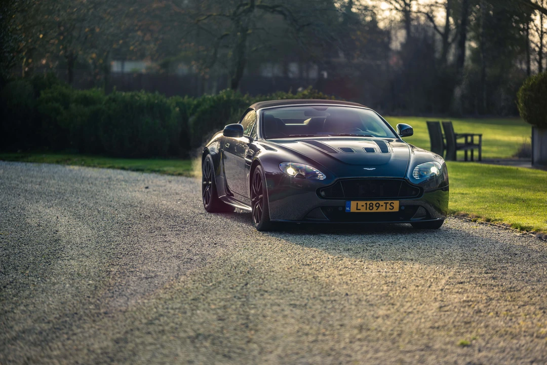 2018 Aston Martin V12 Vantage (2010-2018) - Image 13 of 31