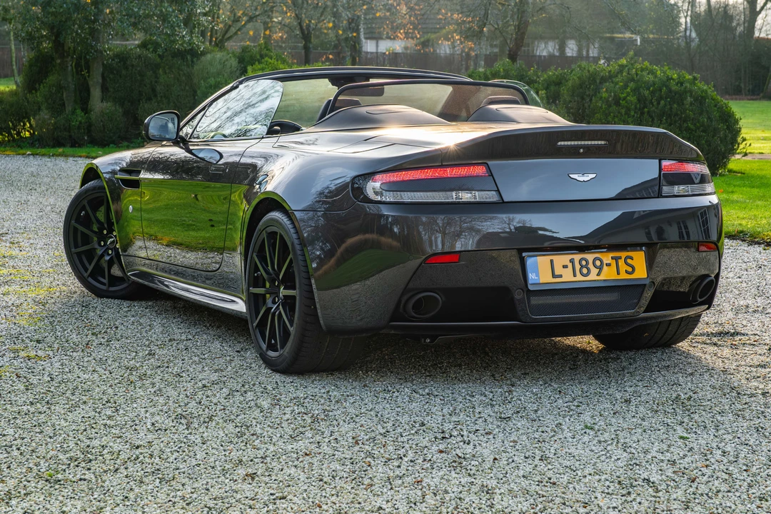 2018 Aston Martin V12 Vantage (2010-2018) - Image 28 of 31