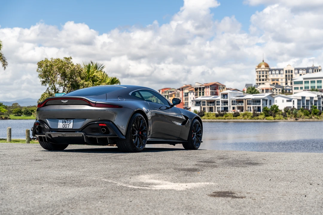 2018 Aston Martin V8 Vantage (2019+) - Image 13 of 31