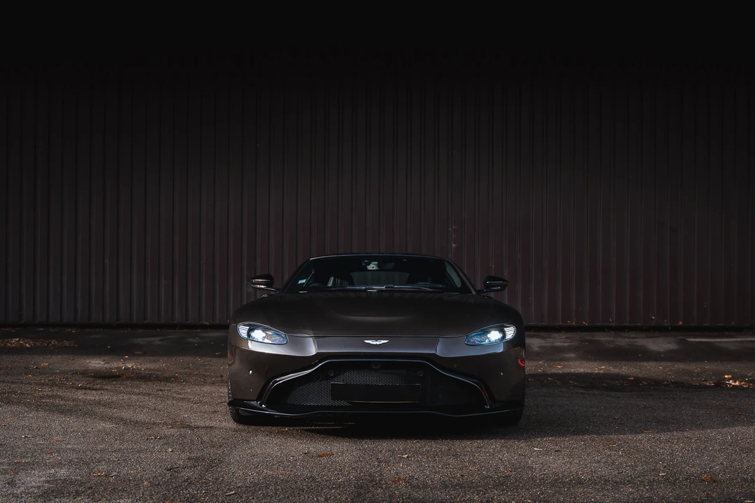 2018 Aston Martin V8 Vantage (2006-2017) - Image 2 of 31
