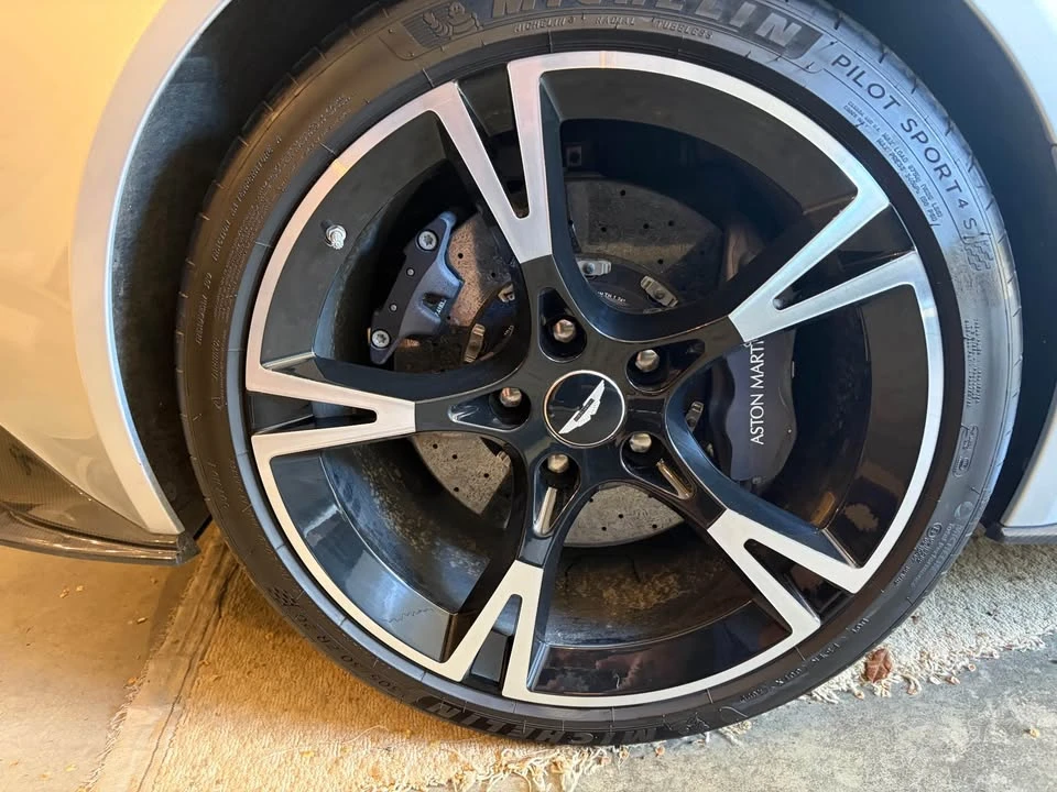 2018 Aston Martin Vanquish 2nd Gen - Image 14 of 19