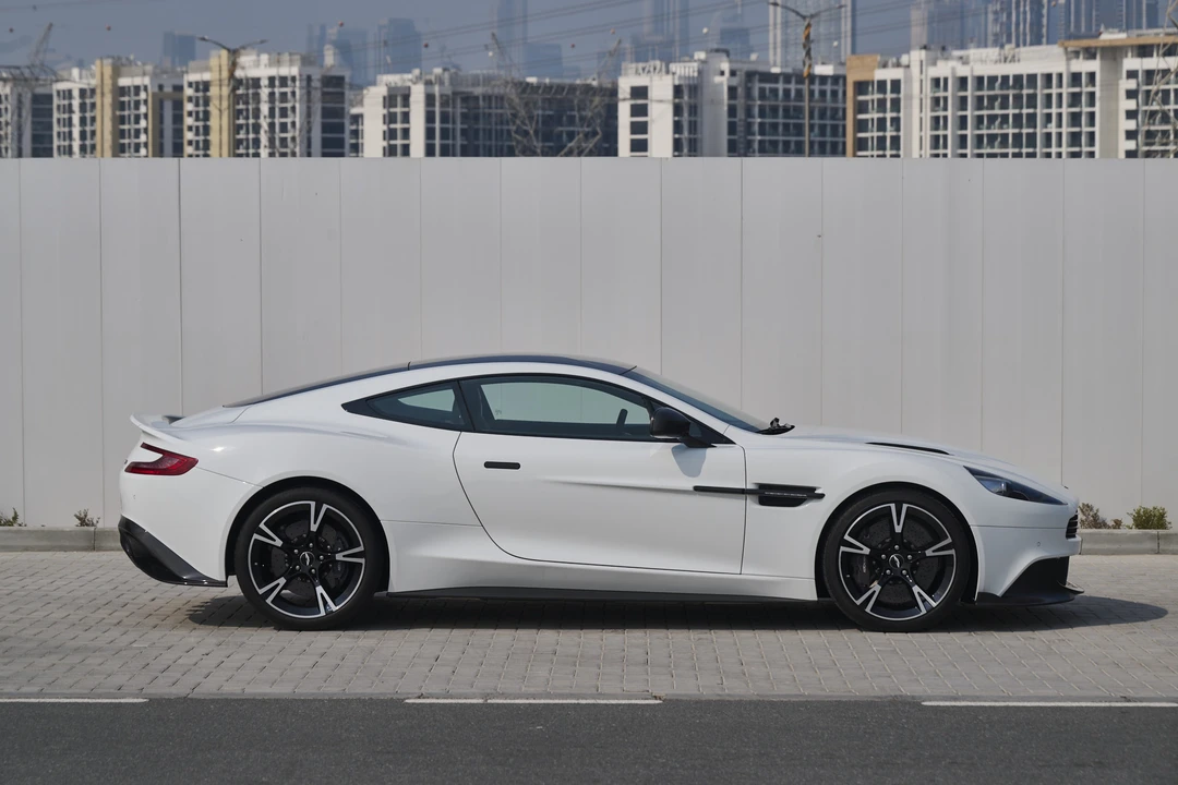 2018 Aston Martin Vanquish 2nd Gen - Image 14 of 31