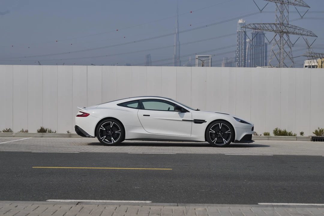 2018 Aston Martin Vanquish 2nd Gen - Image 16 of 31