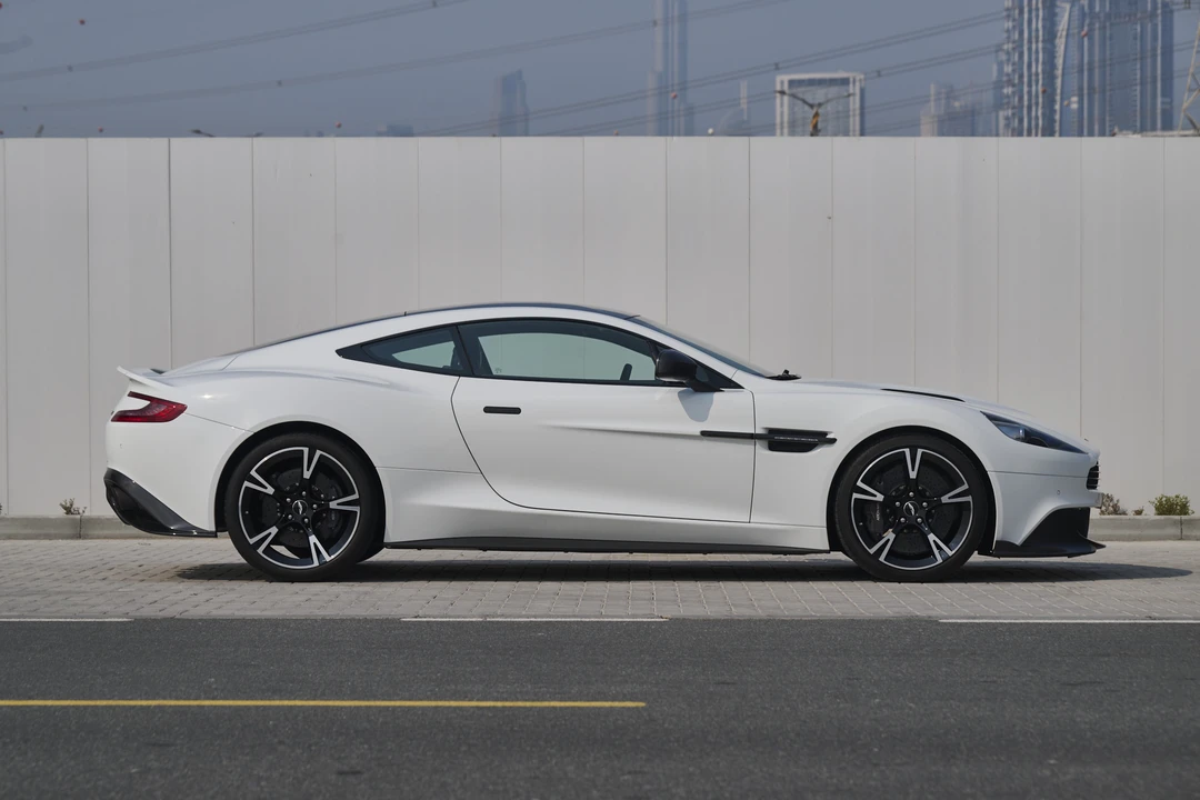 2018 Aston Martin Vanquish 2nd Gen - Image 17 of 31