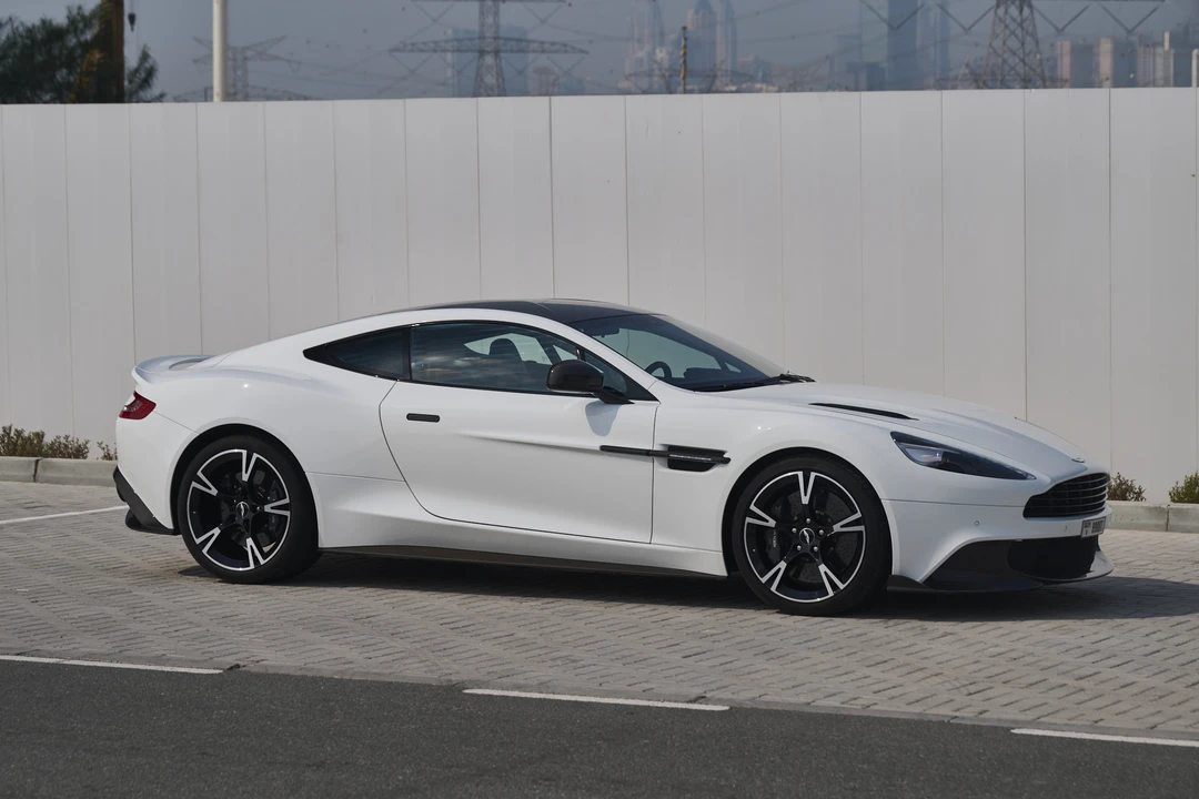 2018 Aston Martin Vanquish 2nd Gen - Image 18 of 31