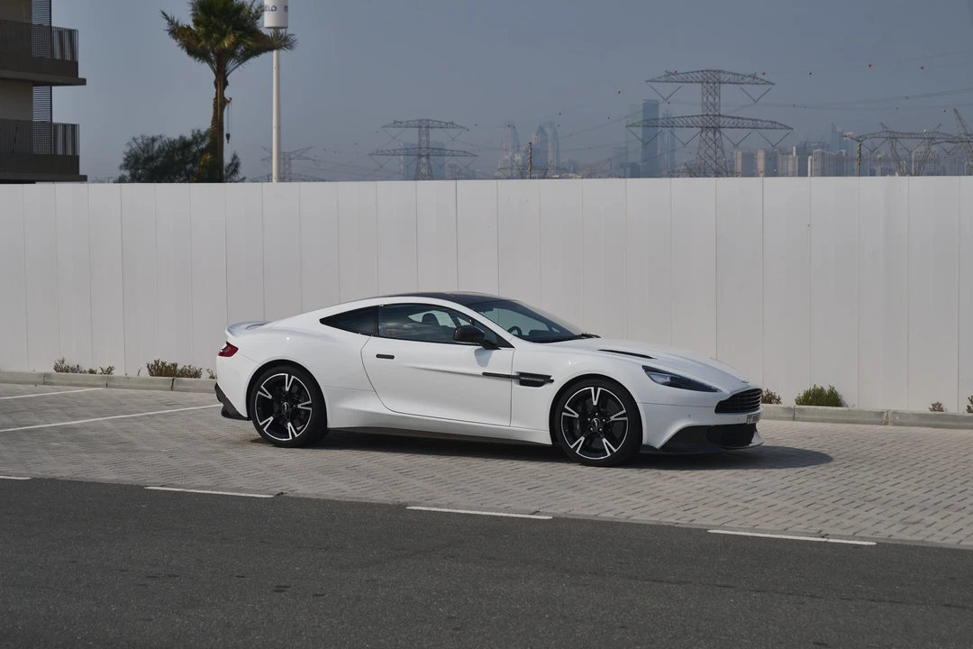 2018 Aston Martin Vanquish 2nd Gen - Image 19 of 31