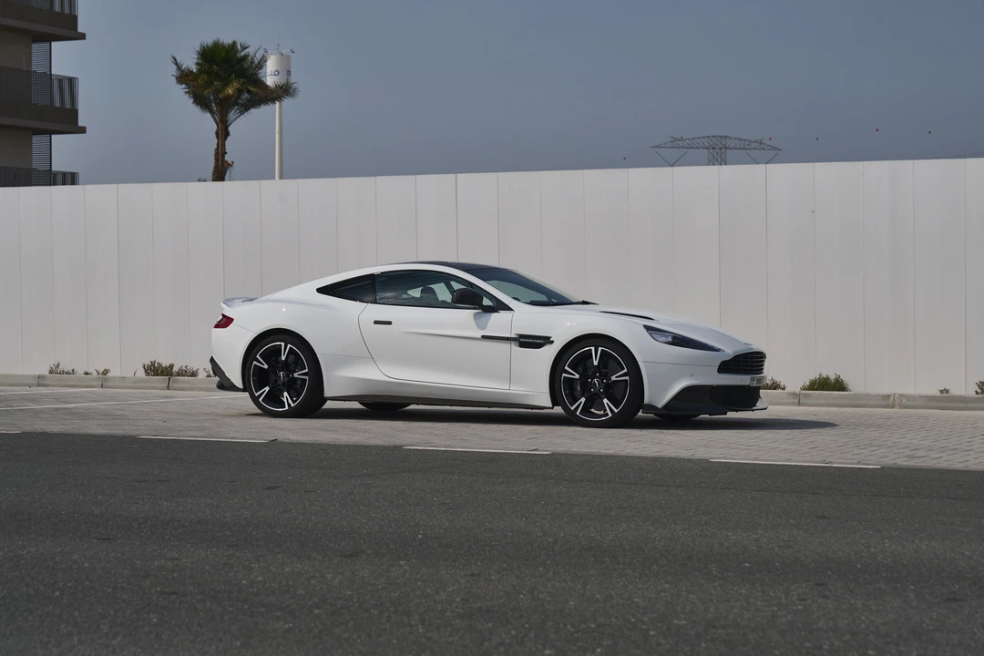 2018 Aston Martin Vanquish 2nd Gen - Image 20 of 31