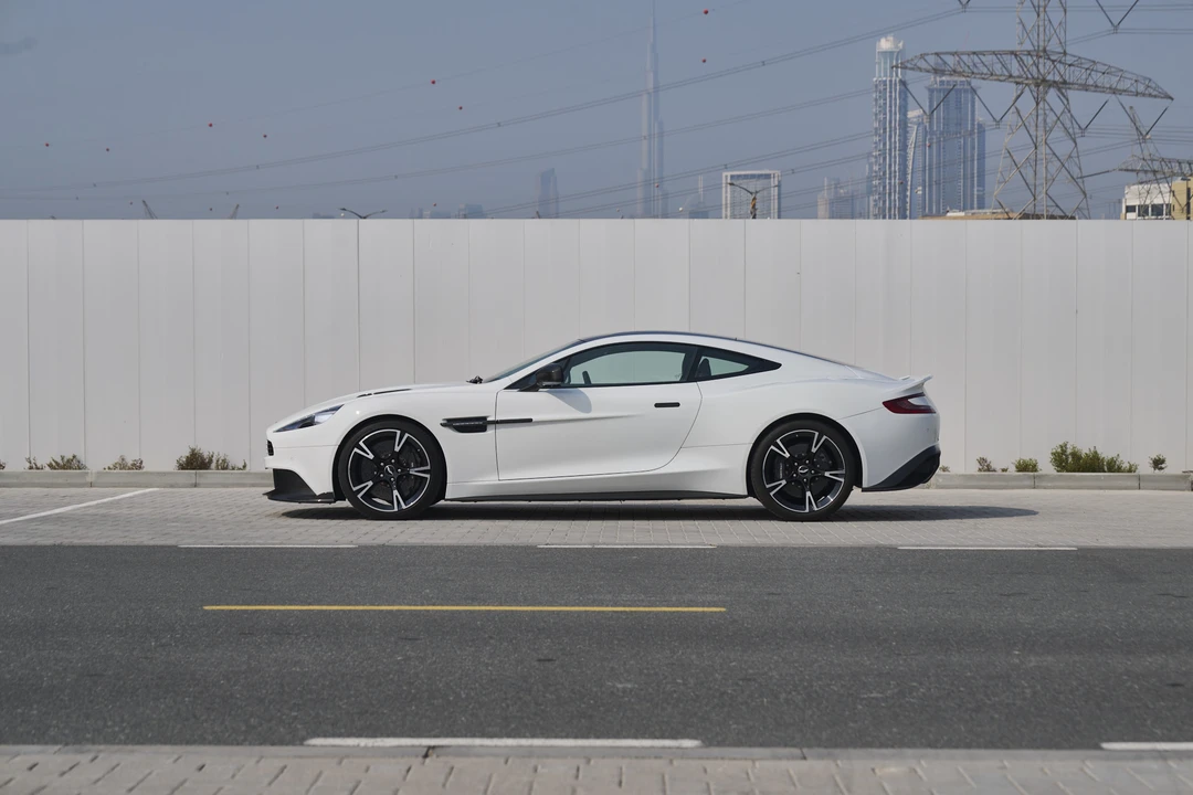 2018 Aston Martin Vanquish 2nd Gen - Image 28 of 31
