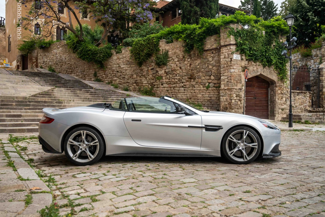 2018 Aston Martin Vanquish 2nd Gen - Image 4 of 31