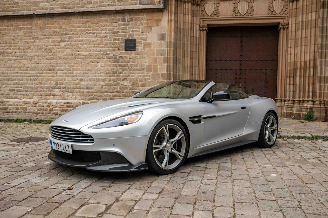 2018 Aston Martin Vanquish 2nd Gen - Image 9 of 31
