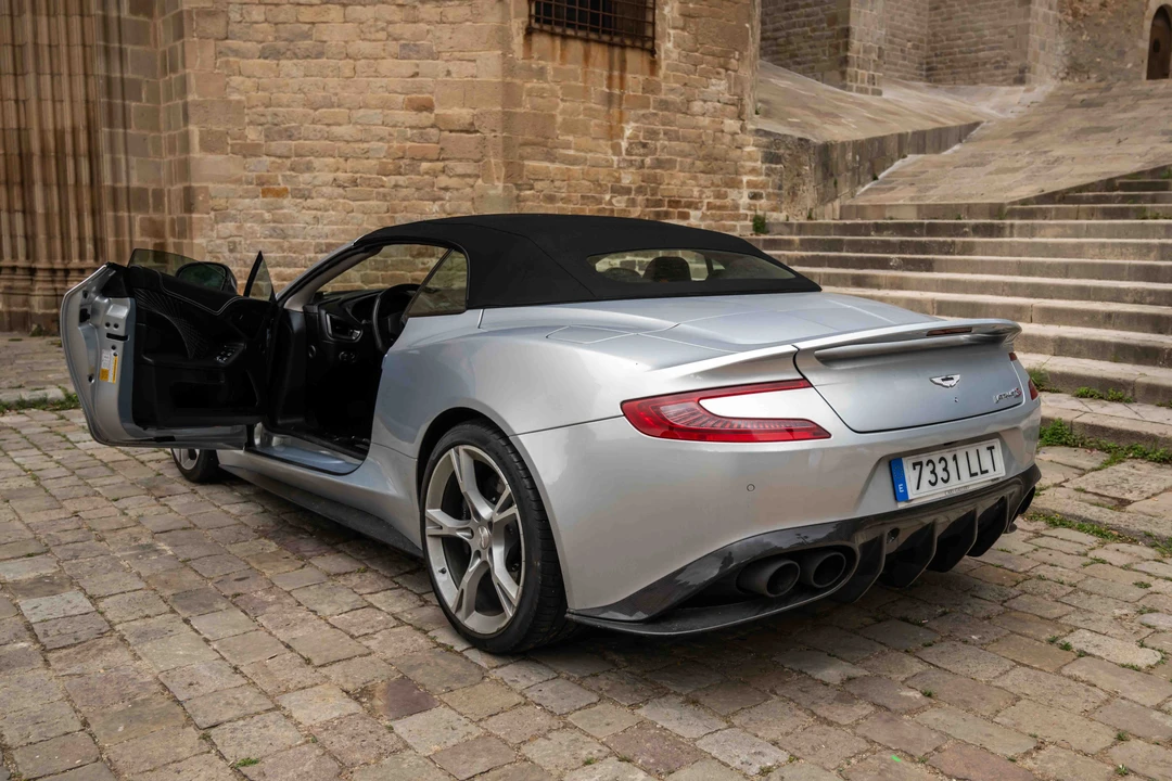 2018 Aston Martin Vanquish 2nd Gen - Image 11 of 31
