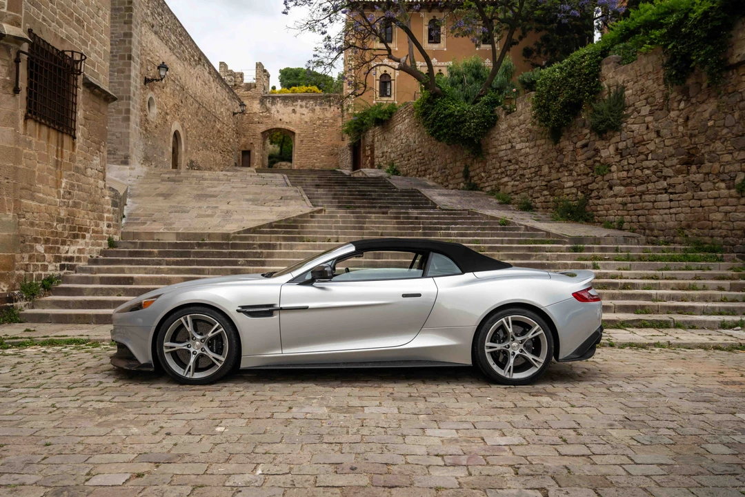 2018 Aston Martin Vanquish 2nd Gen - Image 8 of 31