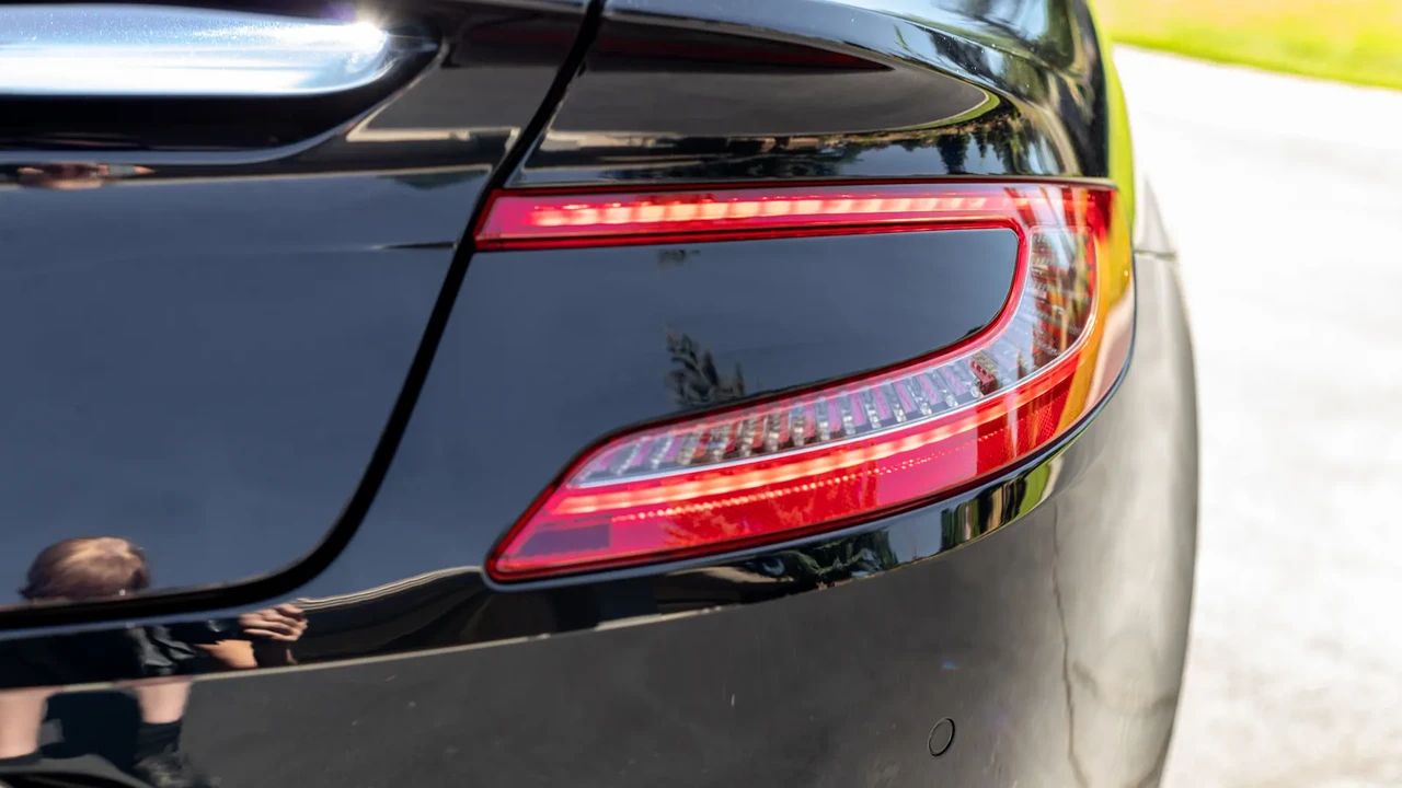 2018 Aston Martin Vanquish 2nd Gen - Image 26 of 31