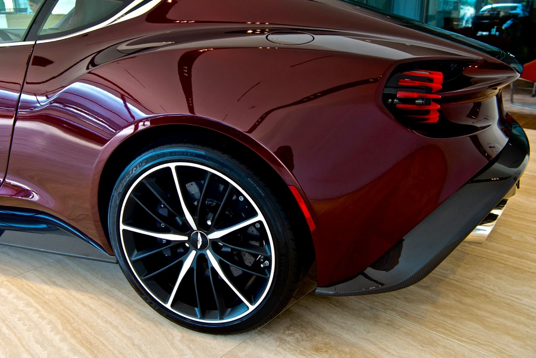 2018 Aston Martin Vanquish 2nd Gen - Image 14 of 31