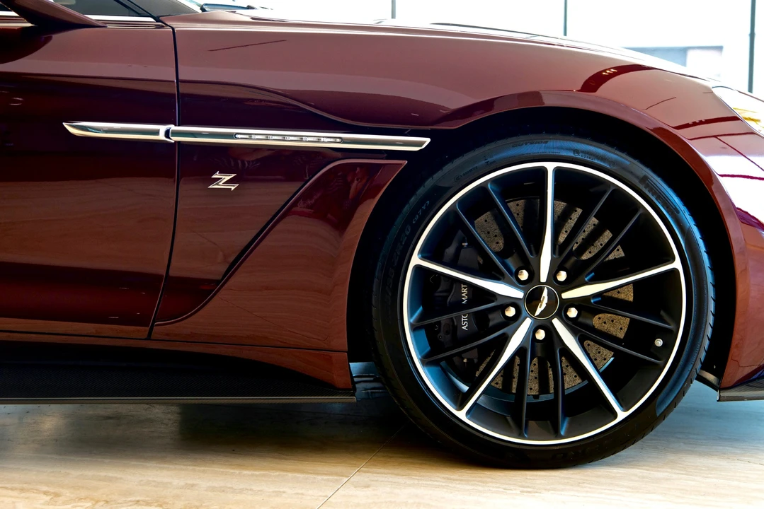 2018 Aston Martin Vanquish 2nd Gen - Image 16 of 31