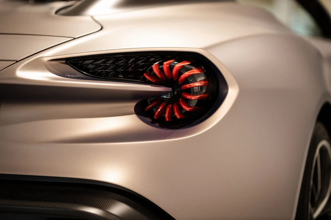 2018 Aston Martin Vanquish 2nd Gen - Image 25 of 31