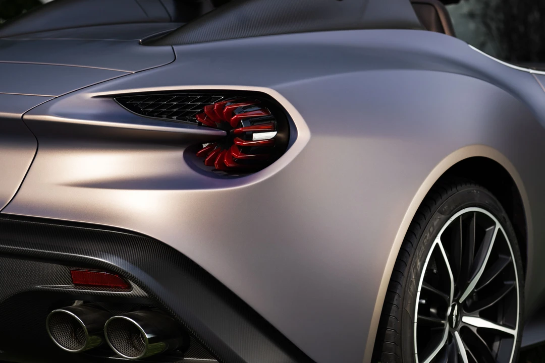 2018 Aston Martin Vanquish 2nd Gen - Image 24 of 31