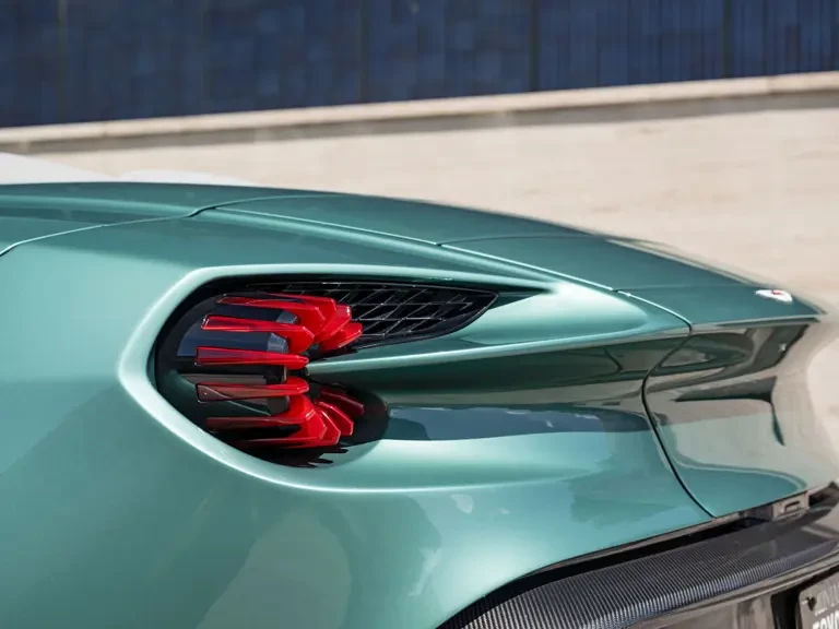 2018 Aston Martin Vanquish Zagato - Image 27 of 31