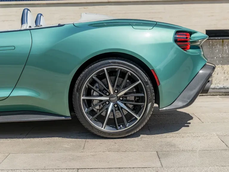 2018 Aston Martin Vanquish Zagato - Image 29 of 31