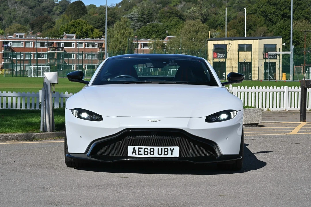 2018 Aston Martin V12 Vantage (2010-2018) - Image 18 of 21