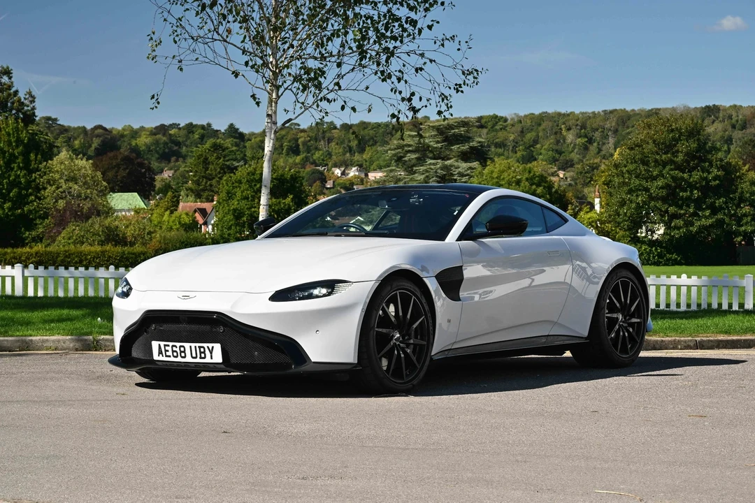 2018 Aston Martin V12 Vantage (2010-2018) - Image 17 of 21