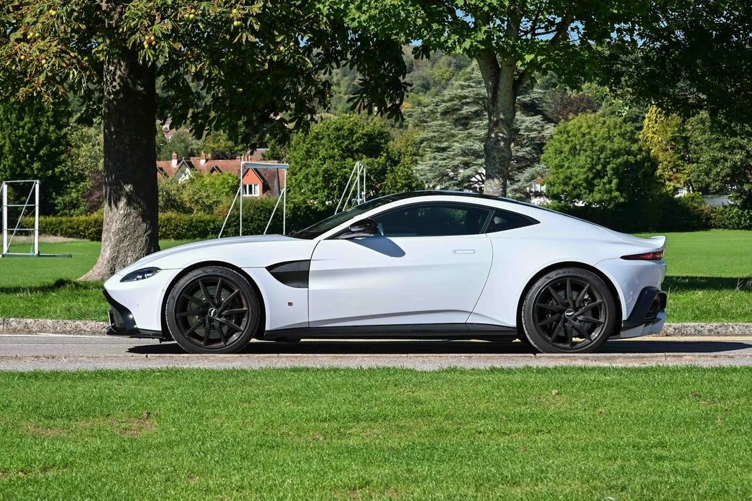 2018 Aston Martin V12 Vantage (2010-2018) - Image 16 of 21