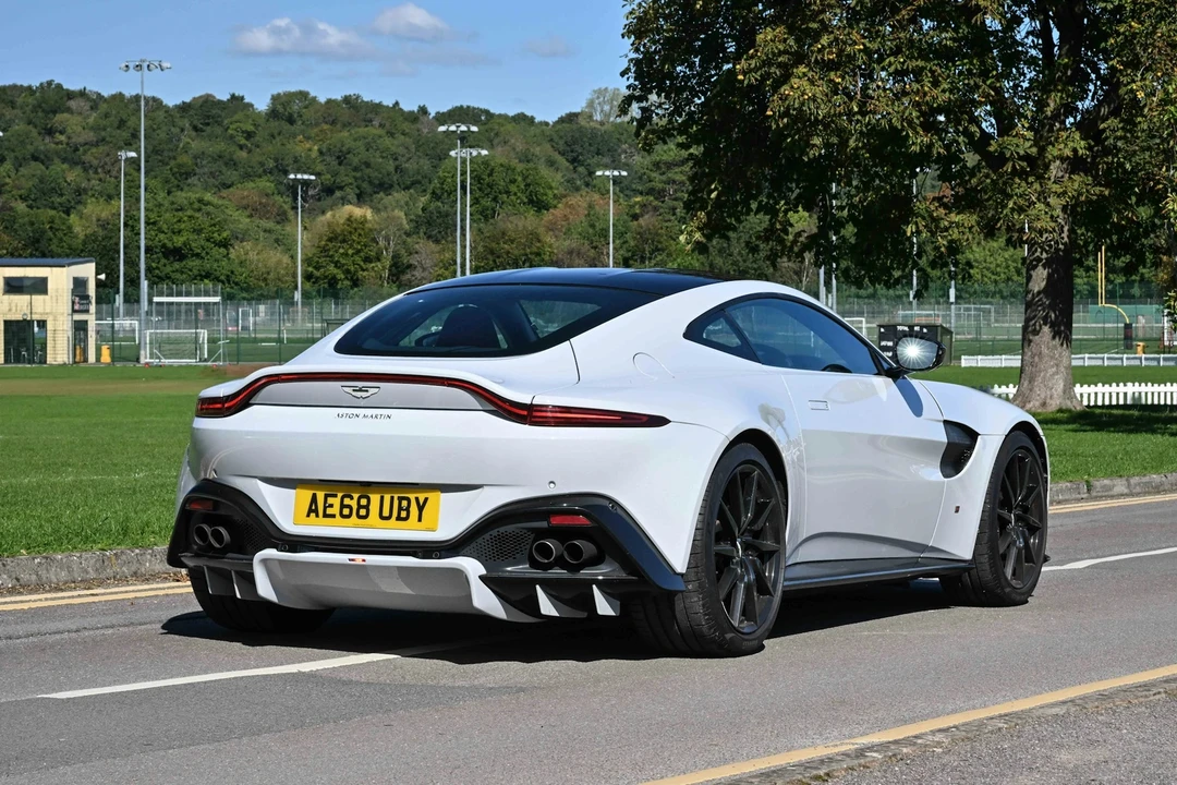 2018 Aston Martin V12 Vantage (2010-2018) - Image 19 of 21