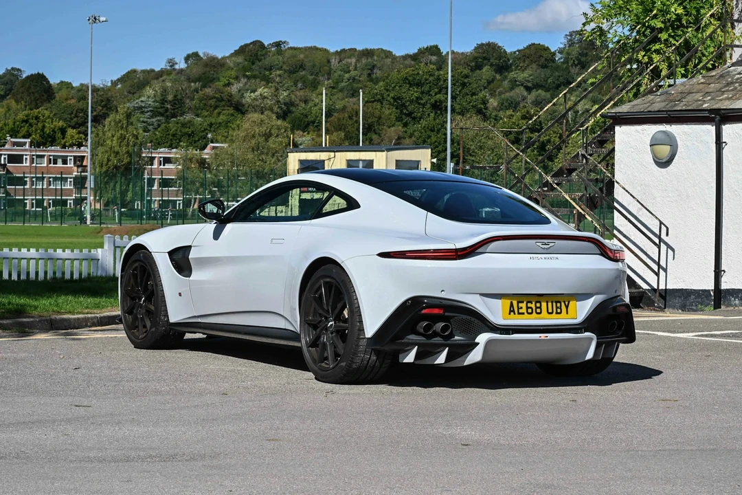2018 Aston Martin V12 Vantage (2010-2018) - Image 21 of 21