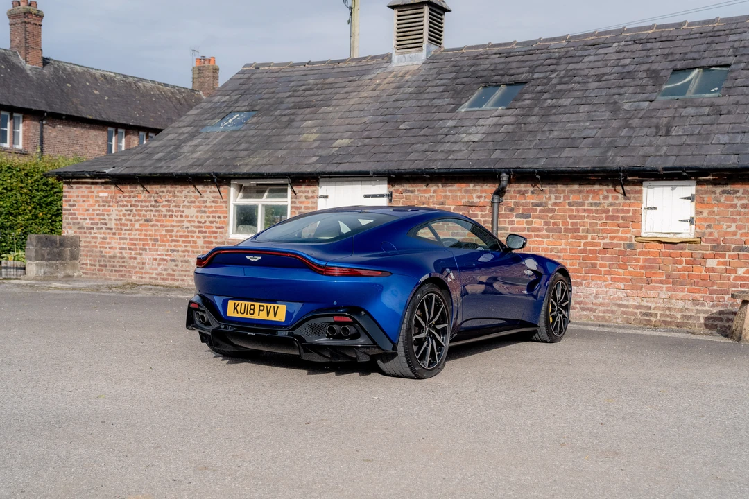 2018 Aston Martin V8 Vantage (2006-2017) - Image 8 of 31