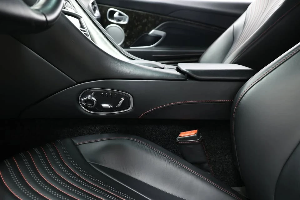 2018 Aston Martin DB11 - Image 19 of 20