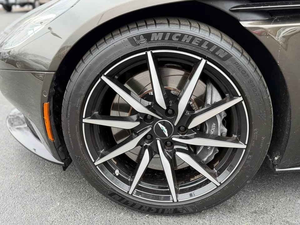 2018 Aston Martin DB11 V8 - Image 2 of 14