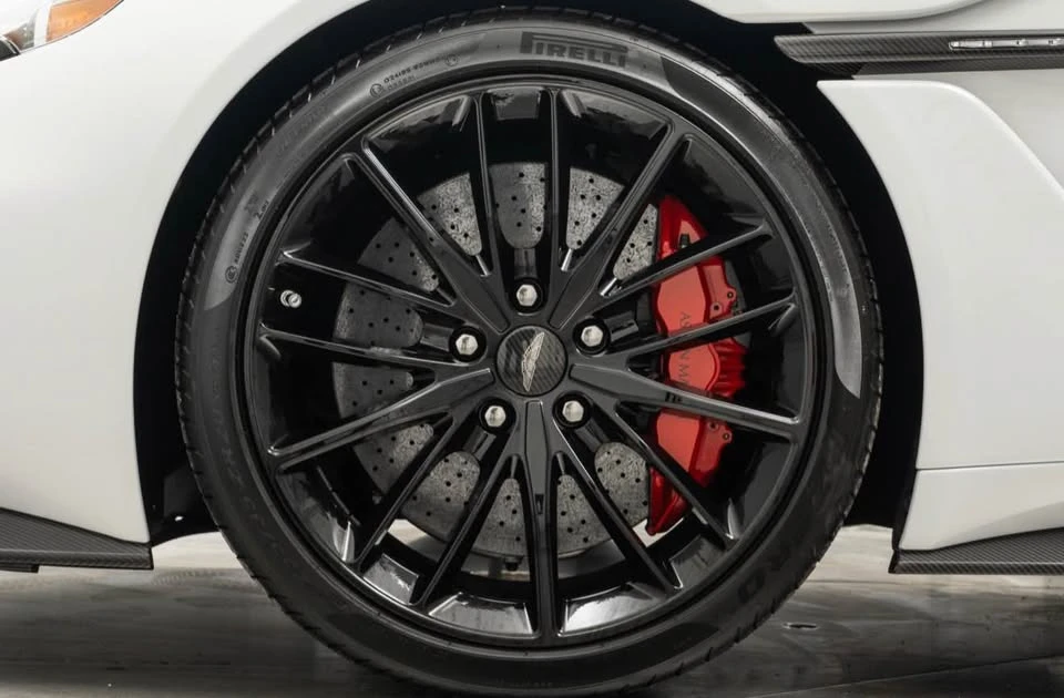 2018 Aston Martin Vanquish Zagato - Image 18 of 20