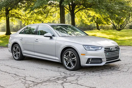 2018 Audi A4 2.0T Quattro Premium Plus Sedan