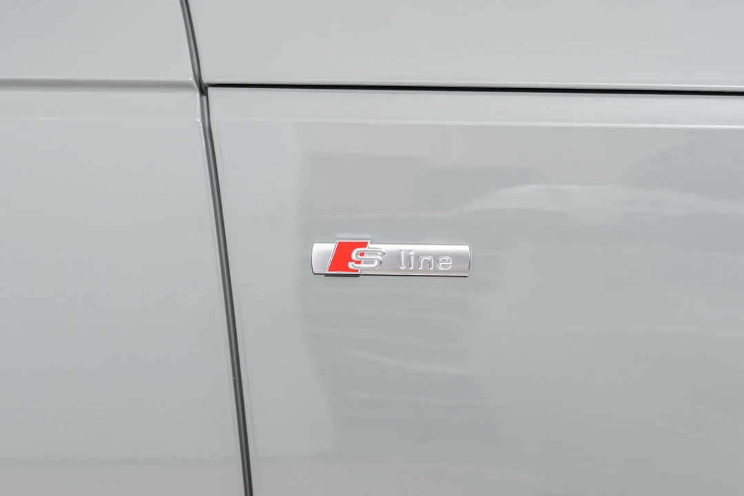 2018 Audi B9 A4 - Image 13 of 31