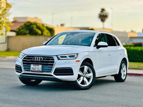 2018 Audi Q5 3.2 Quattro Premium Plus Sport Utility 4D