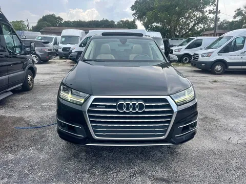 2018 Audi Q7 3.0T Prestige Sport Utility 4D