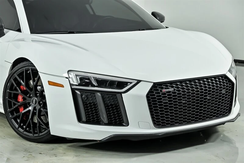 2018 Audi 4S R8 - Image 3 of 31