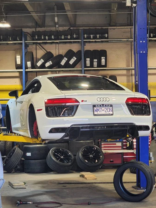 2018 Audi 4S R8 - Image 2 of 5