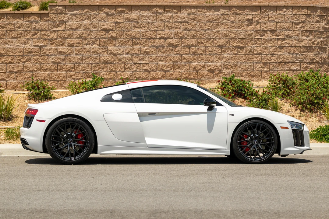 2018 Audi 4S R8 - Image 10 of 31