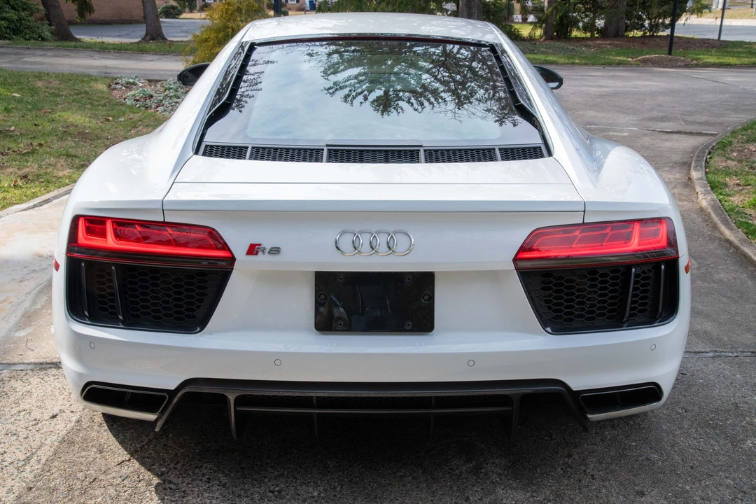 2018 Audi 4S R8 - Image 10 of 31