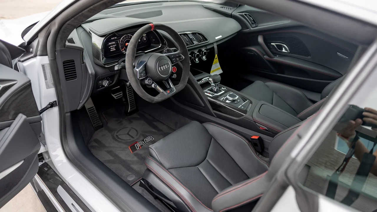 2018 Audi 4S R8 - Image 2 of 31