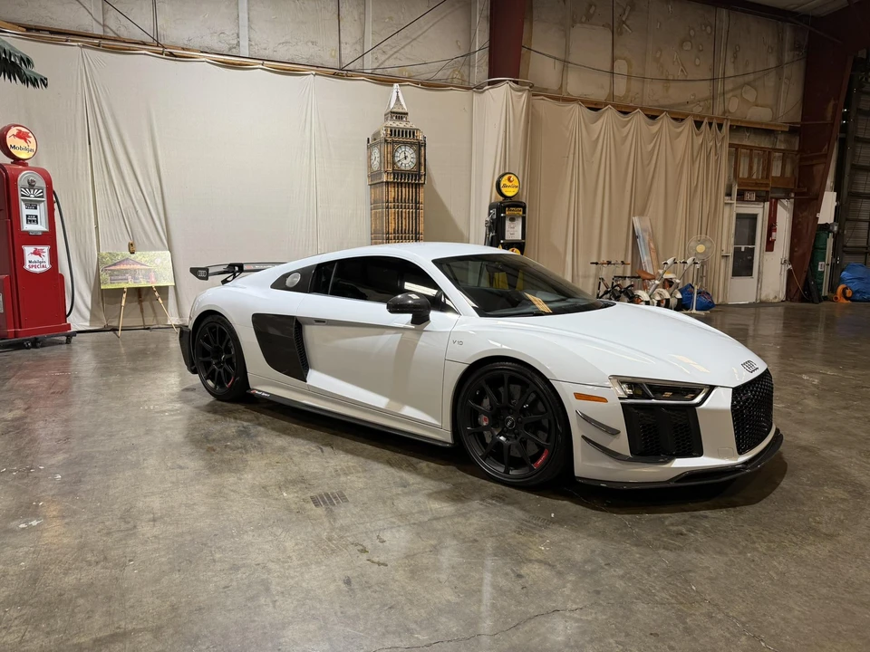 2018 Audi 4S R8 - Image 30 of 31