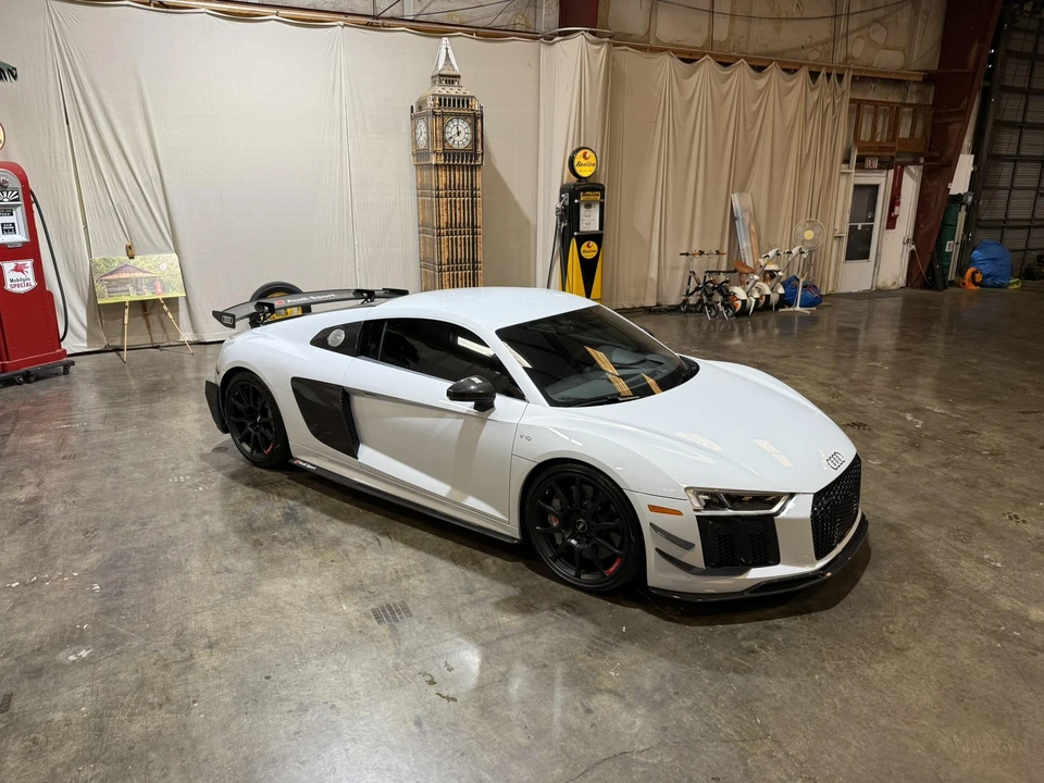 2018 Audi 4S R8 - Image 31 of 31