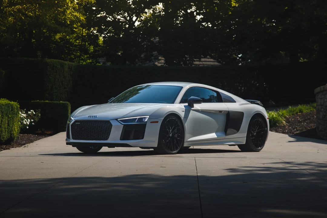 2018 Audi 4S R8 - Image 2 of 31
