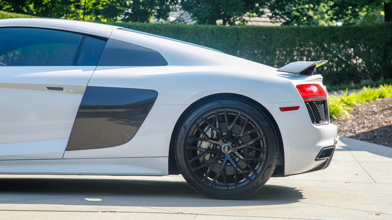 2018 Audi 4S R8 - Image 14 of 31