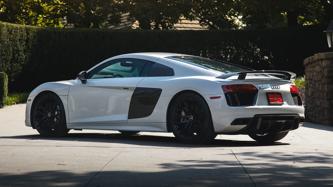 2018 Audi 4S R8 - Image 10 of 31