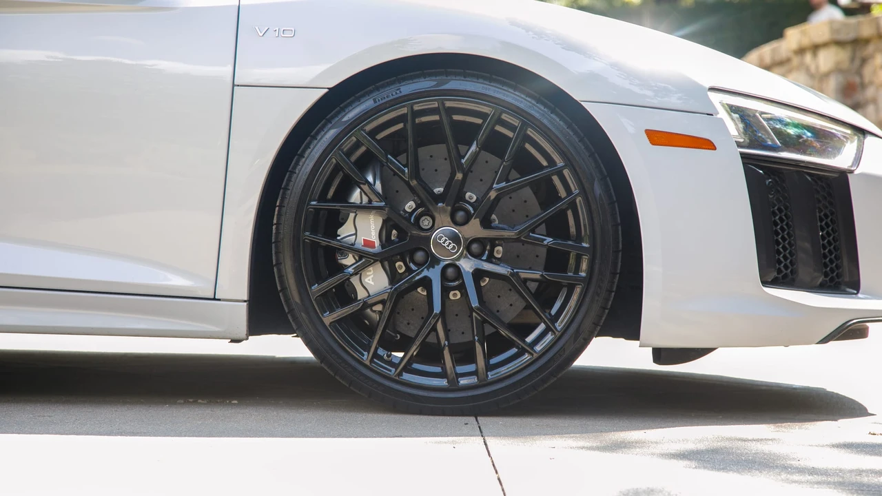 2018 Audi 4S R8 - Image 19 of 31